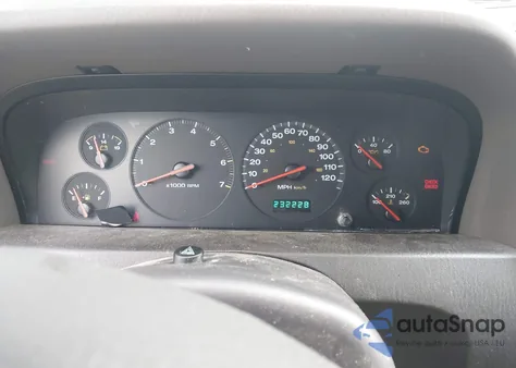 2001 Jeep Grand Cherokee Laredo z USA, uszkodzony, nr VIN 1J4GX48S81C681297